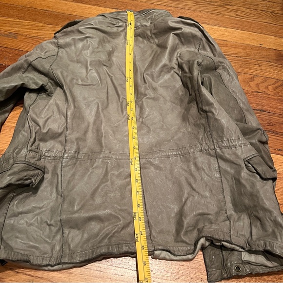 Sisii Military Style Leather Jacket in Army Green - Picture 14 of 15